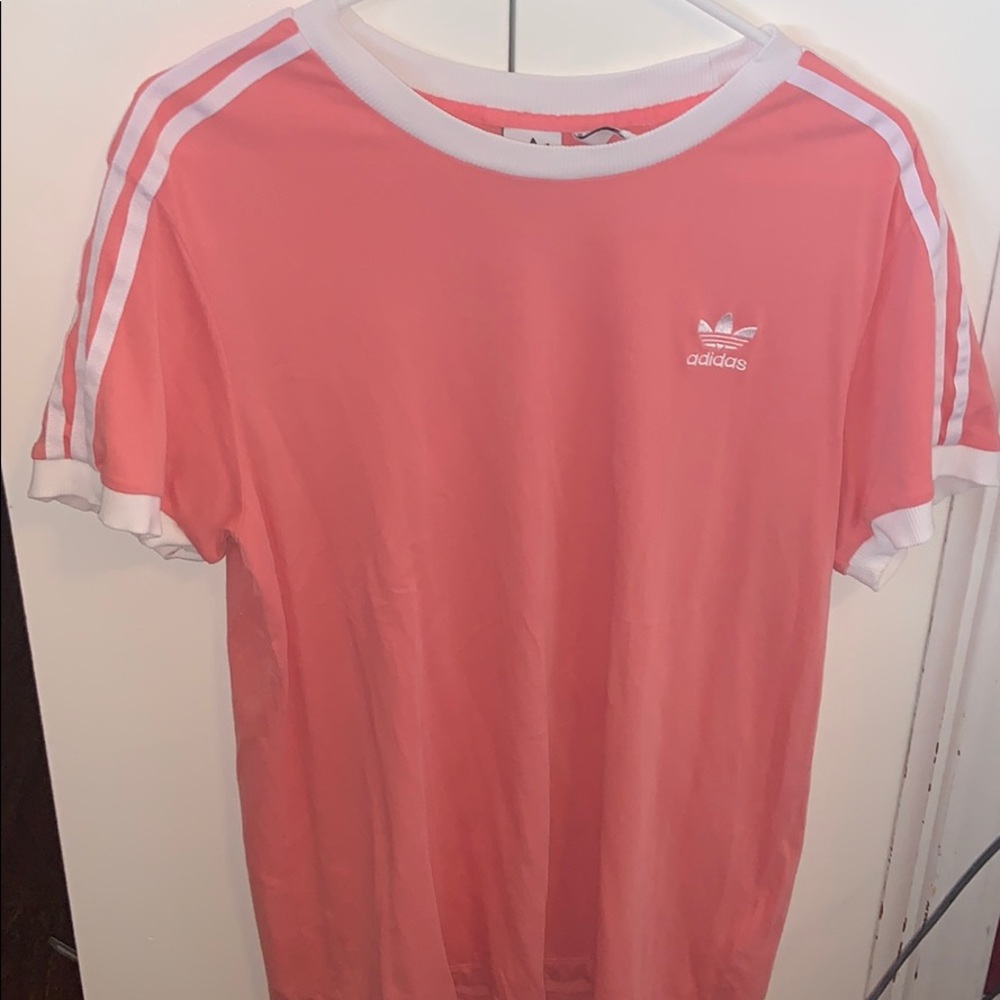 Adidas shirt size medium